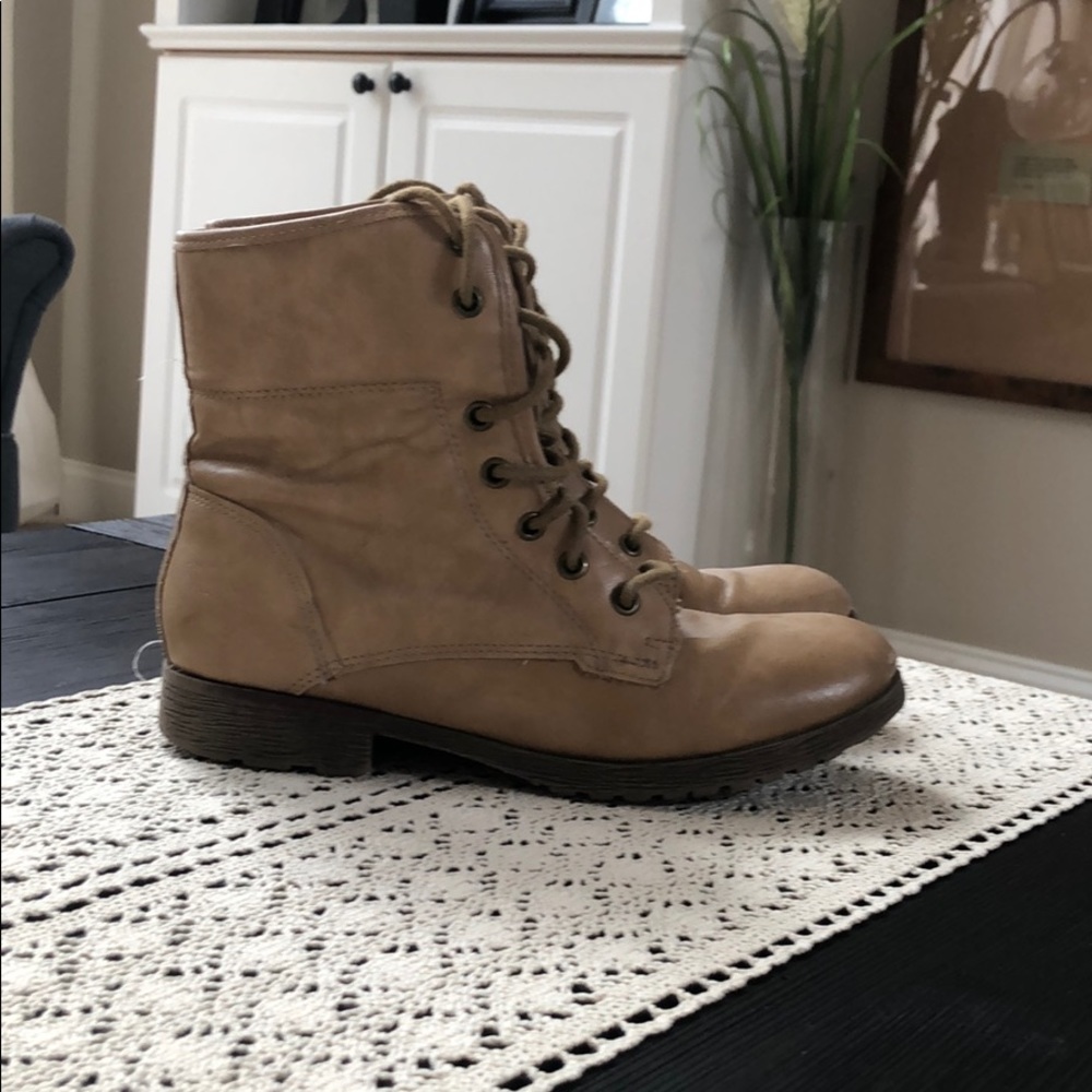 Light brown boots